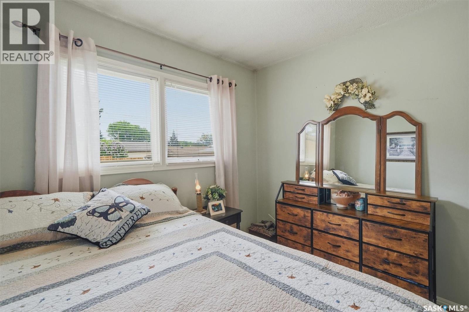 914 Trotter Crescent, Saskatoon, SK - Indoor Photo Showing Bedroom