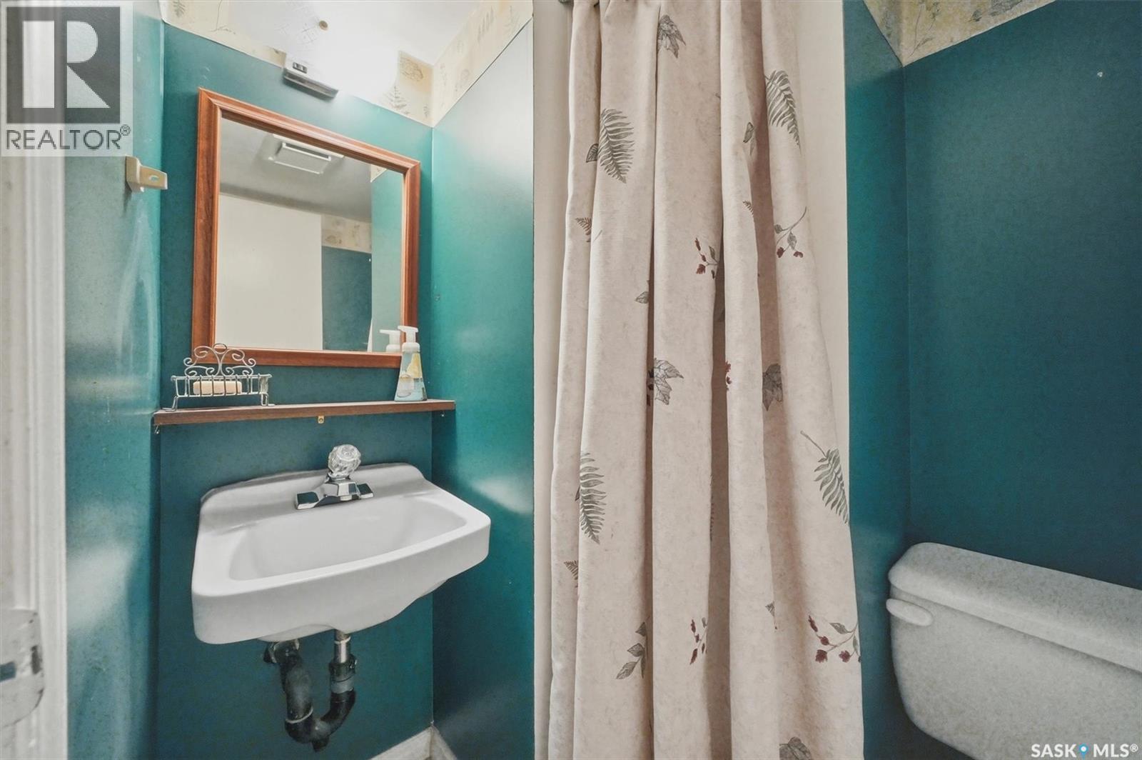 914 Trotter Crescent, Saskatoon, SK - Indoor Photo Showing Bathroom