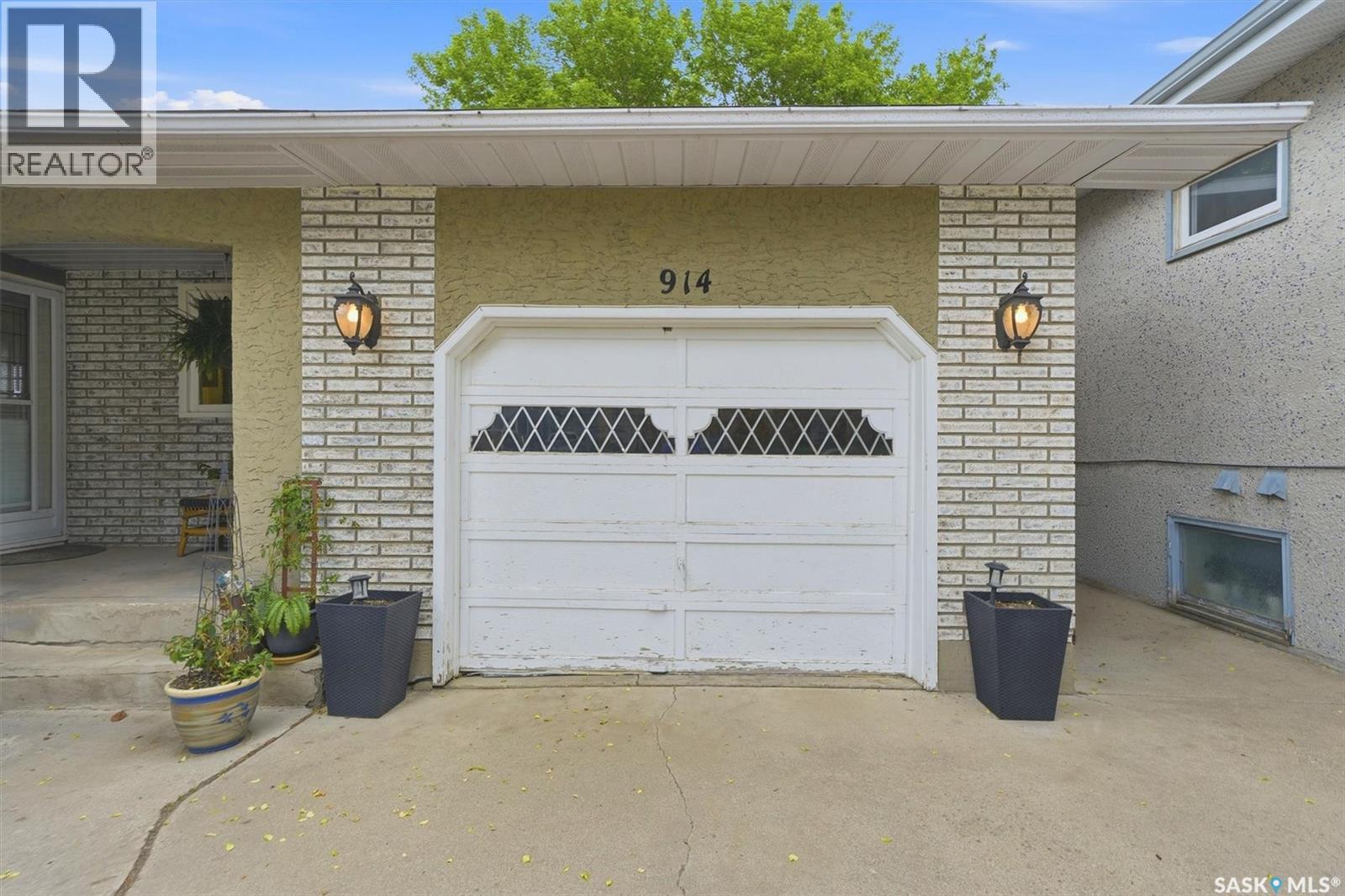 914 Trotter Crescent, Saskatoon, SK - Outdoor With Exterior
