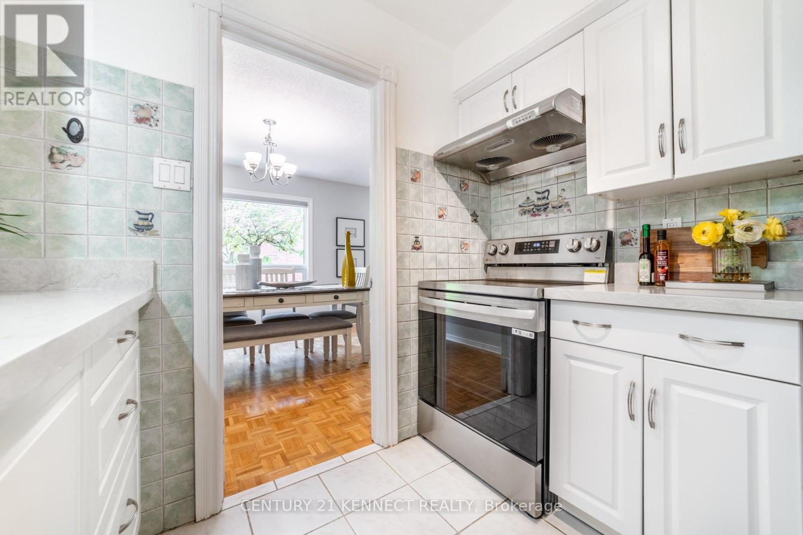470 Brownridge Drive, Vaughan, ON - Indoor Photo Showing Kitchen