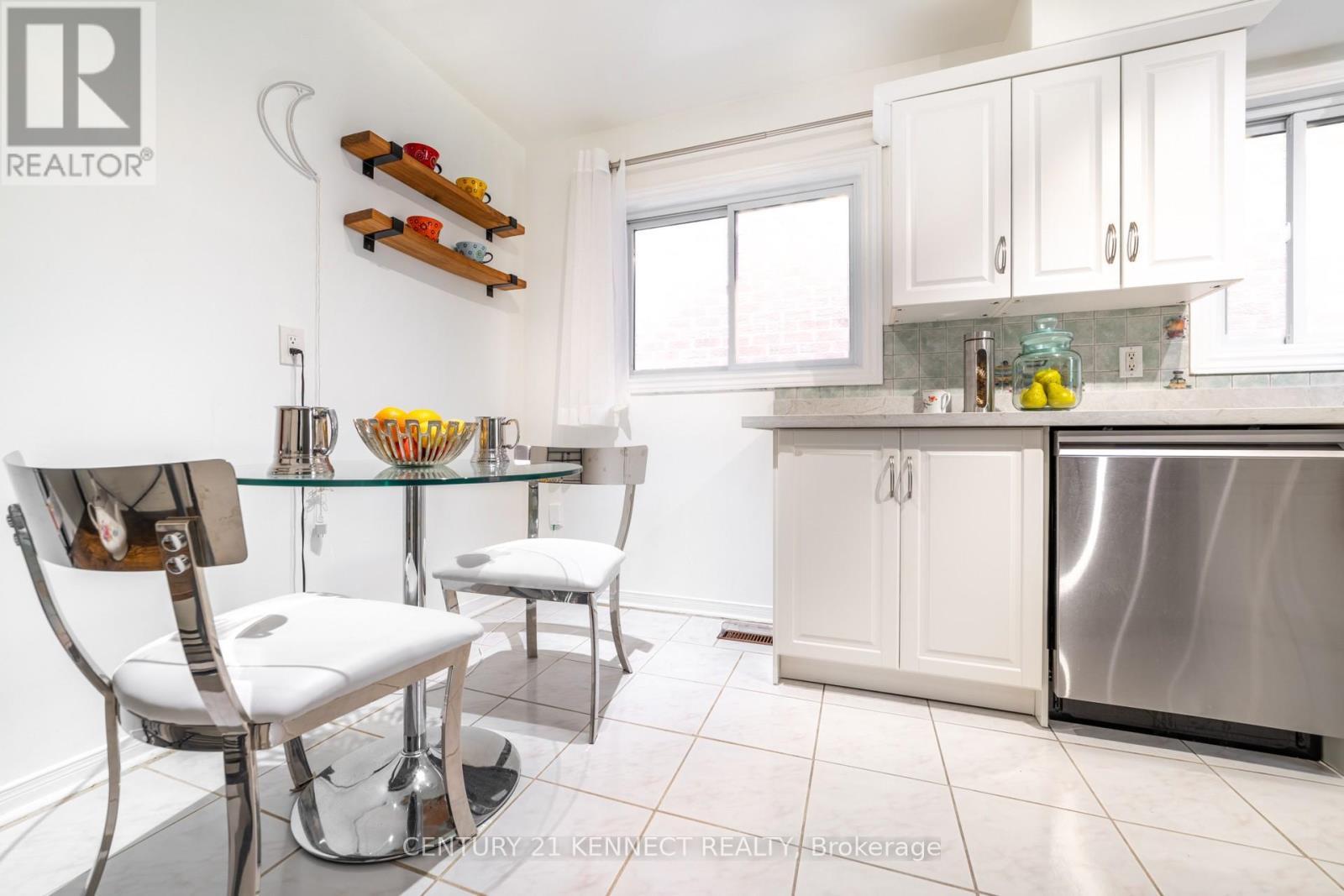 470 Brownridge Drive, Vaughan, ON - Indoor Photo Showing Kitchen