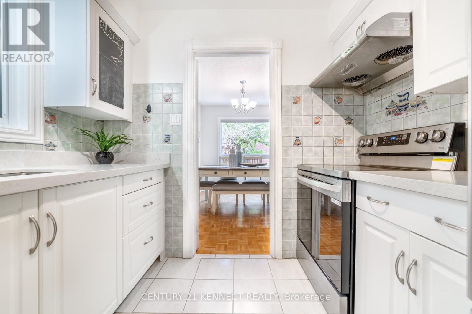 470 Brownridge Drive, Vaughan, ON - Indoor Photo Showing Kitchen