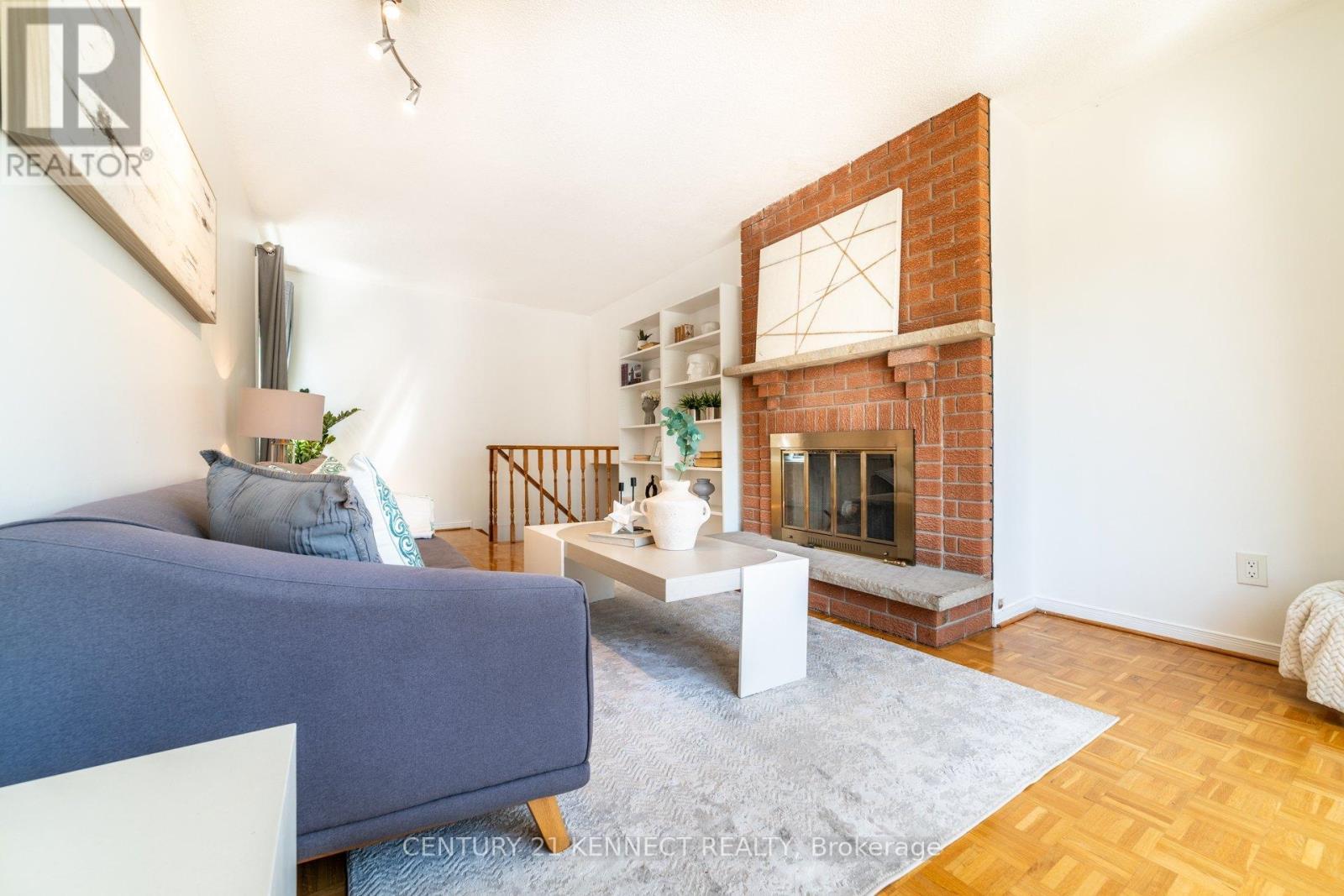 470 Brownridge Drive, Vaughan, ON - Indoor Photo Showing Living Room With Fireplace