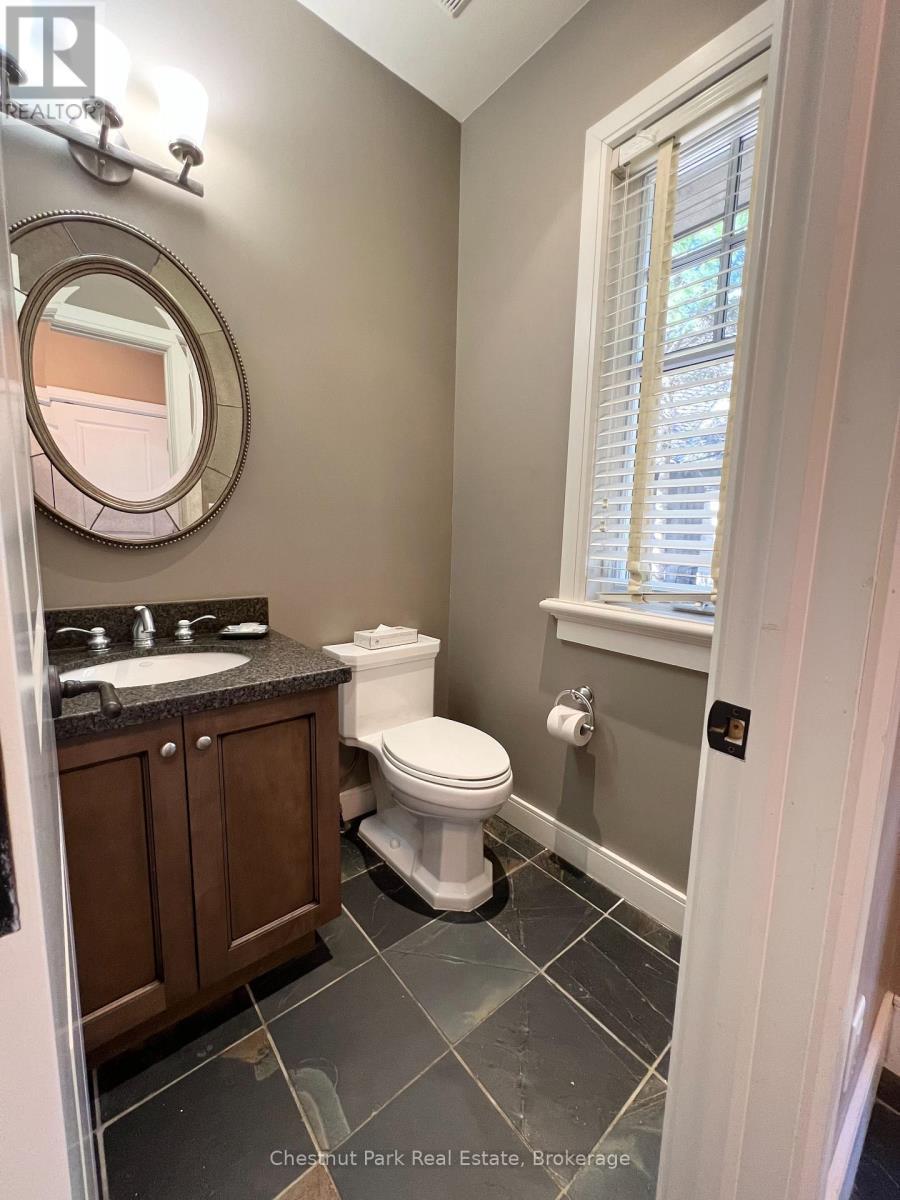 Unit 11 - 301 Emerald Hills Court, Seguin, ON - Indoor Photo Showing Bathroom