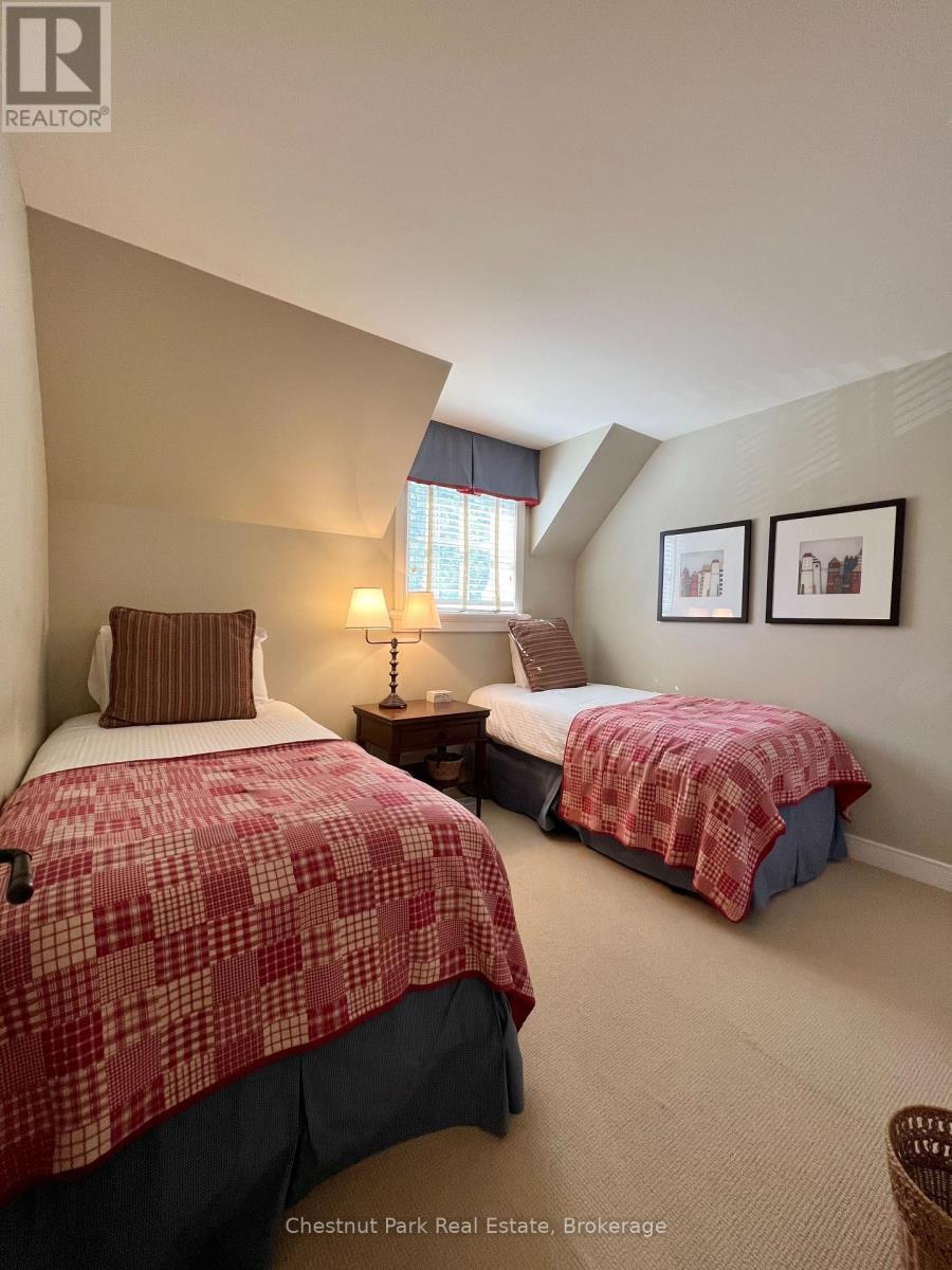 Unit 11 - 301 Emerald Hills Court, Seguin, ON - Indoor Photo Showing Bedroom
