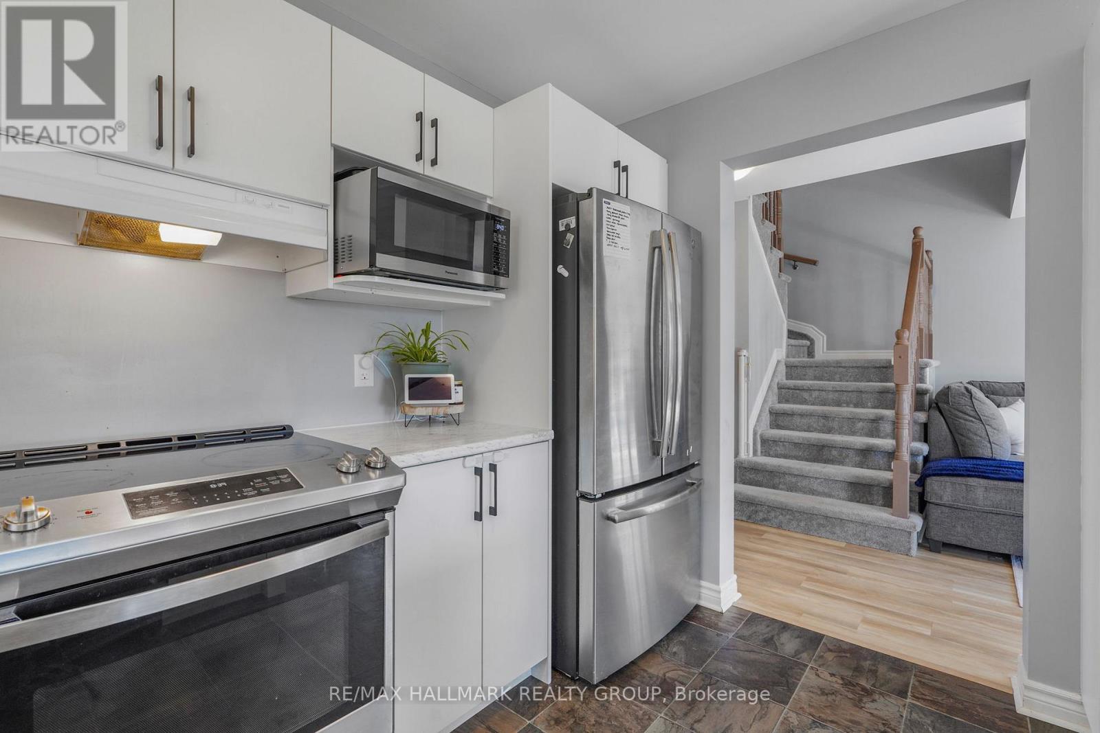 363 Trillium Circle, Alfred And Plantagenet, ON - Indoor Photo Showing Kitchen