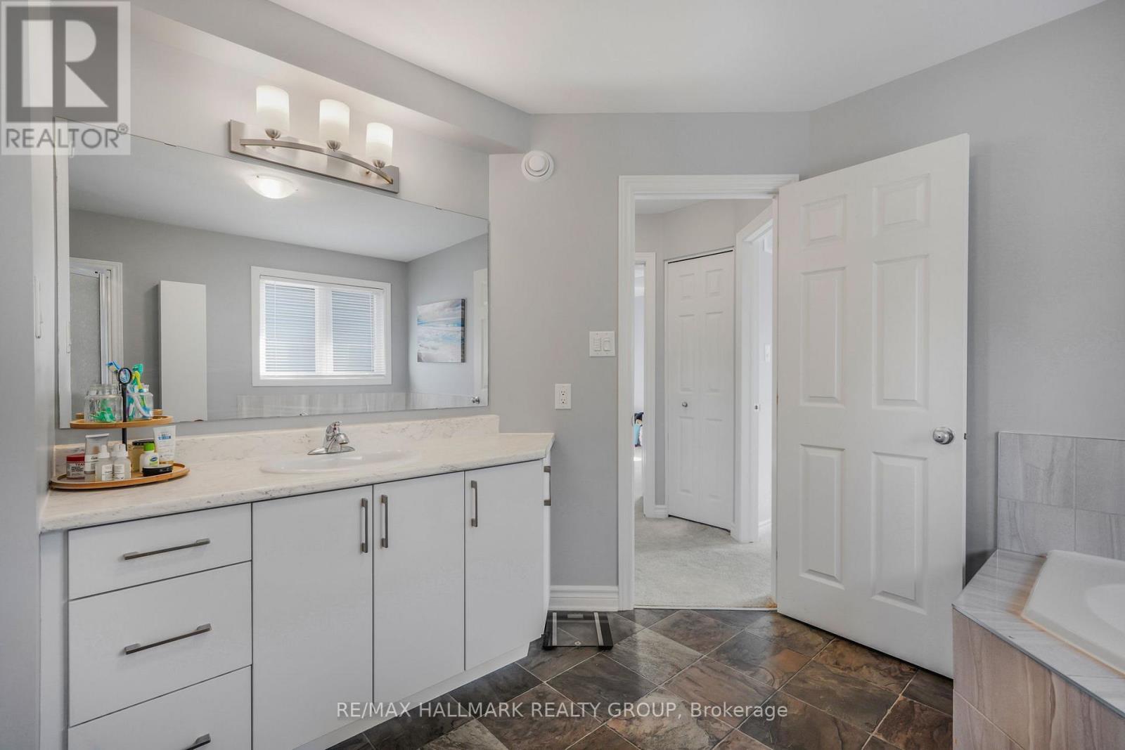 363 Trillium Circle, Alfred And Plantagenet, ON - Indoor Photo Showing Bathroom