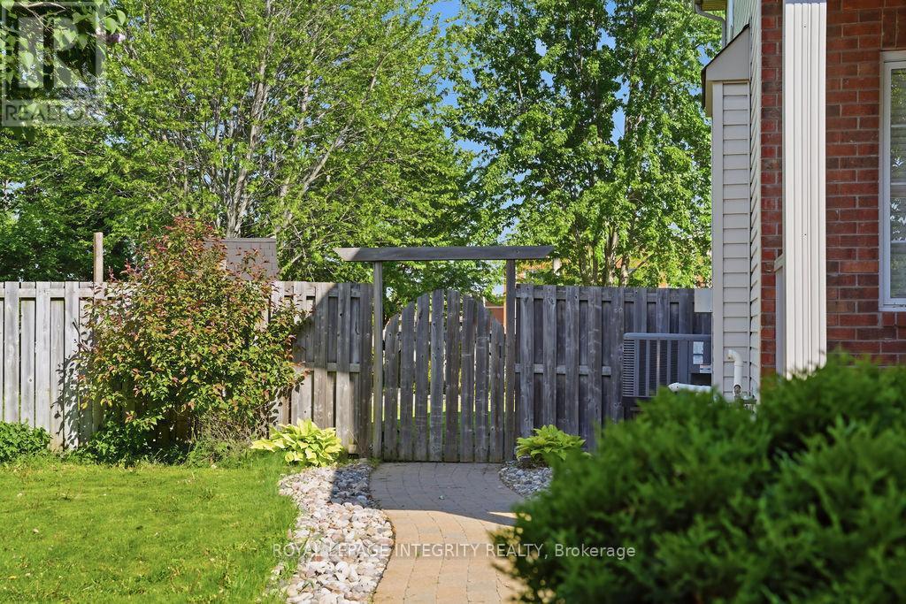 1067 Rocky Harbour Crescent, Ottawa, ON