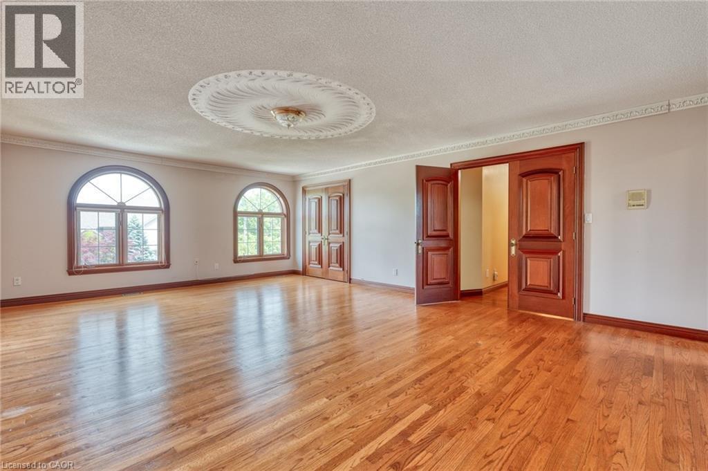 23 Susan Drive, Hamilton, ON