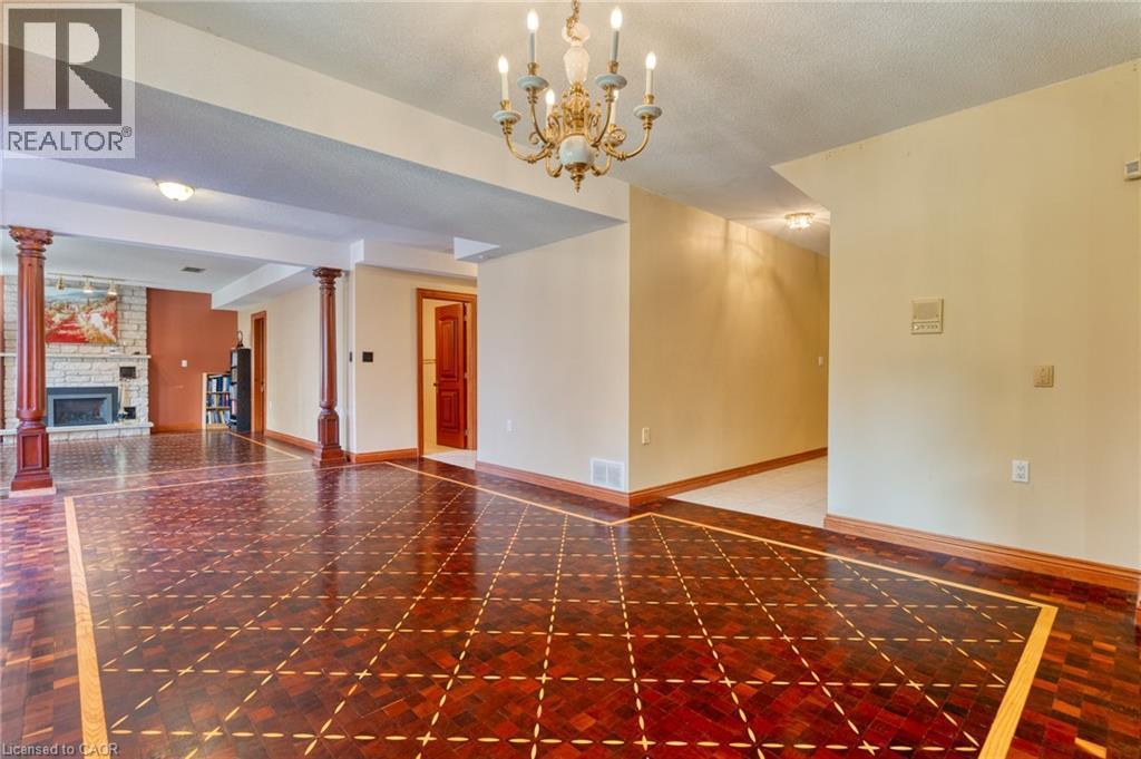 23 Susan Drive, Hamilton, ON