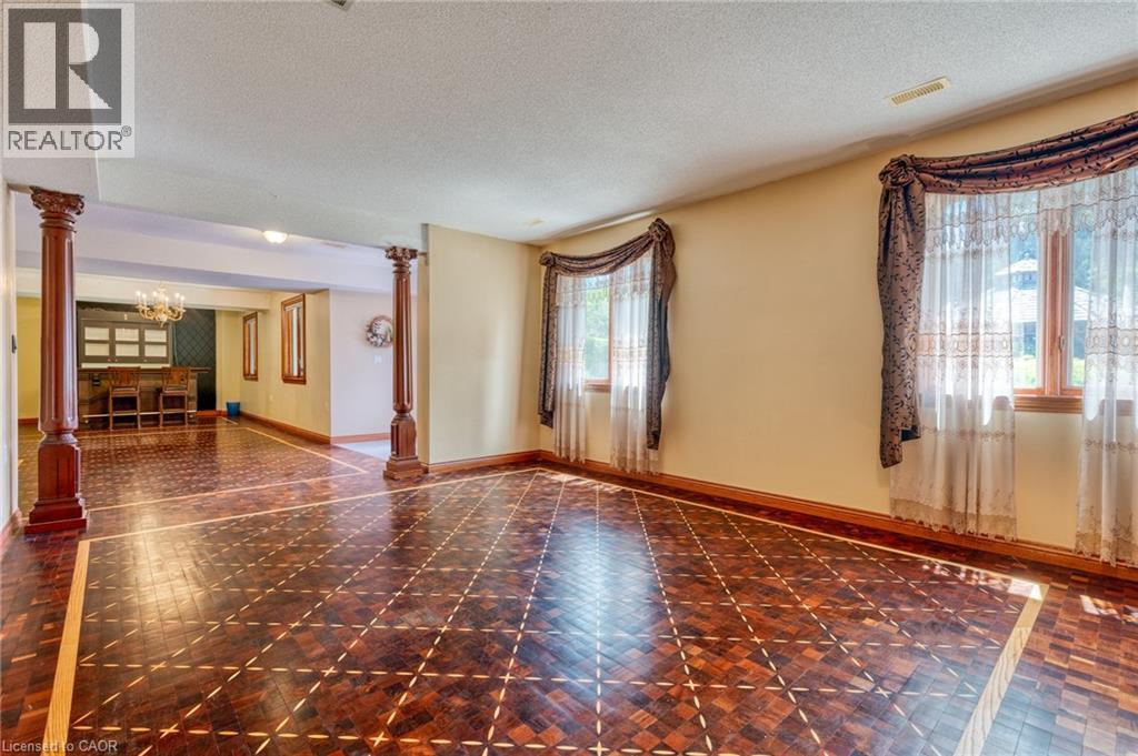 23 Susan Drive, Hamilton, ON
