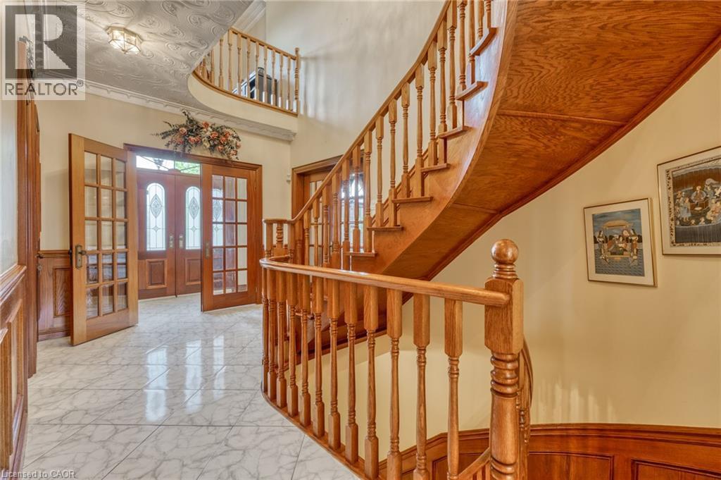 23 Susan Drive, Hamilton, ON
