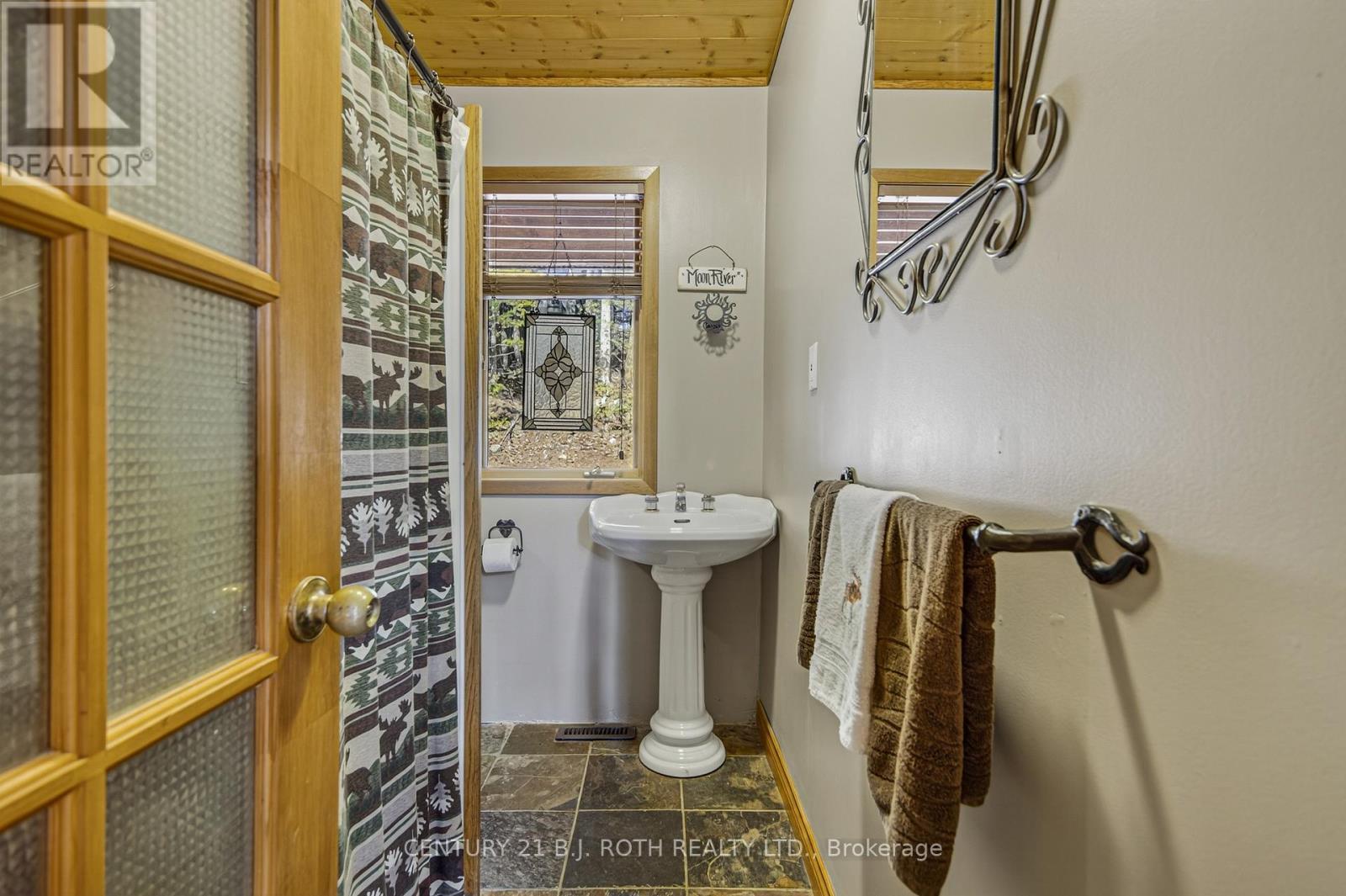 22 - 1213 Camp Jackson Road, Muskoka Lakes, ON - Indoor
