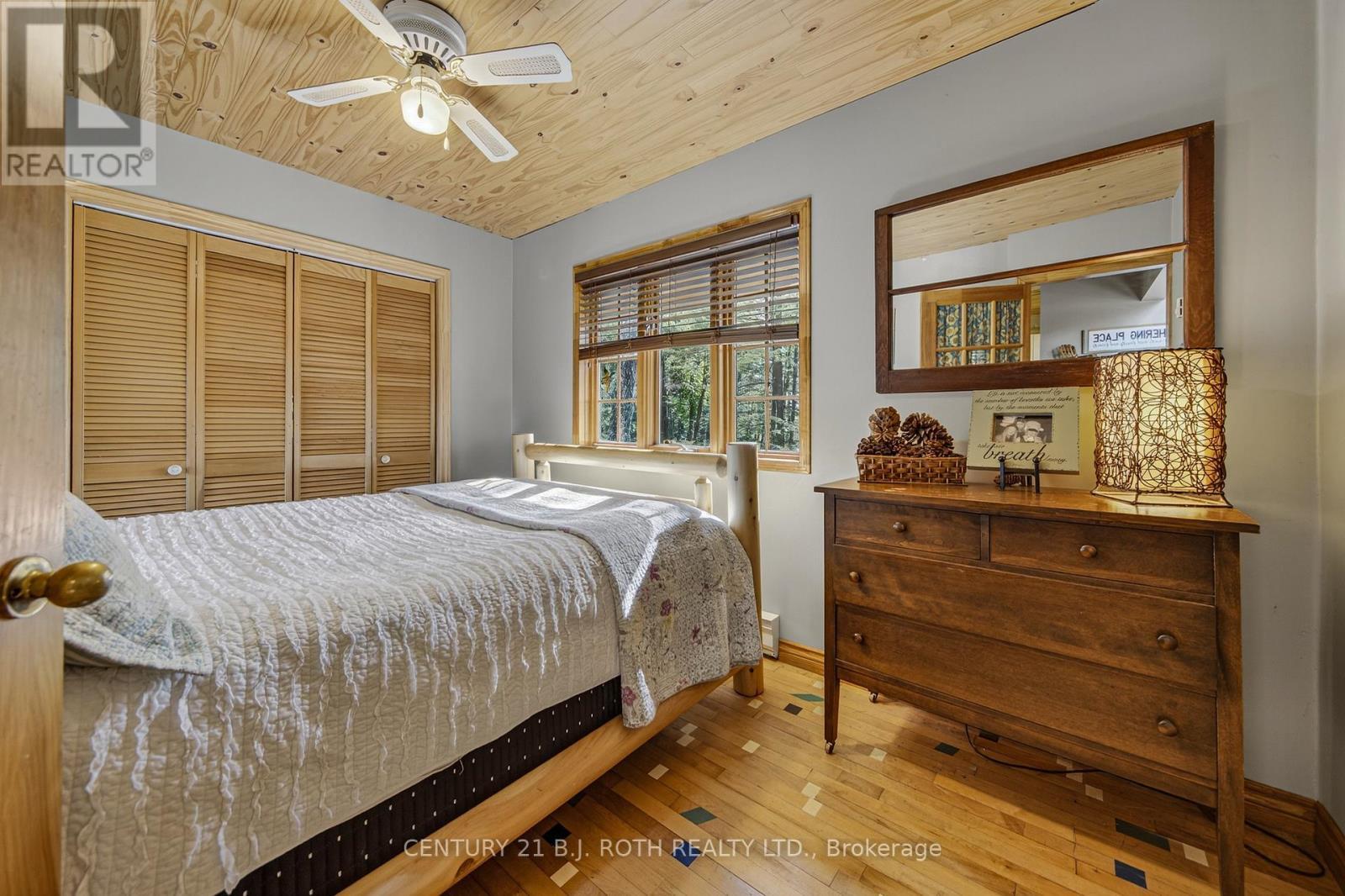 22 - 1213 Camp Jackson Road, Muskoka Lakes, ON - Indoor Photo Showing Bedroom