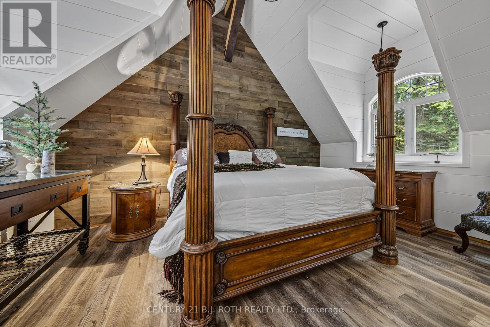 22 - 1213 Camp Jackson Road, Muskoka Lakes, ON - Indoor