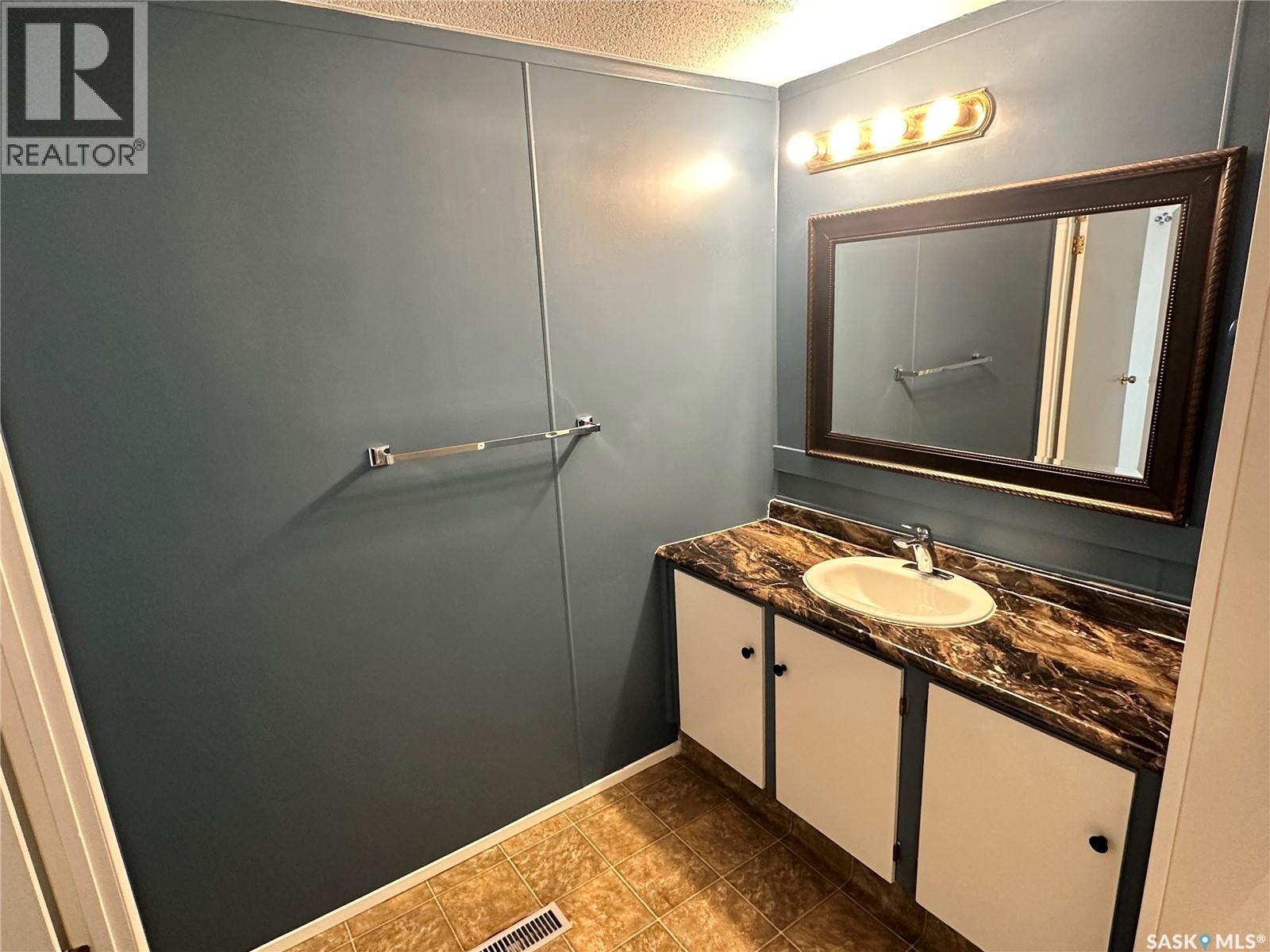 300 1524 Rayner Avenue, Saskatoon, SK
