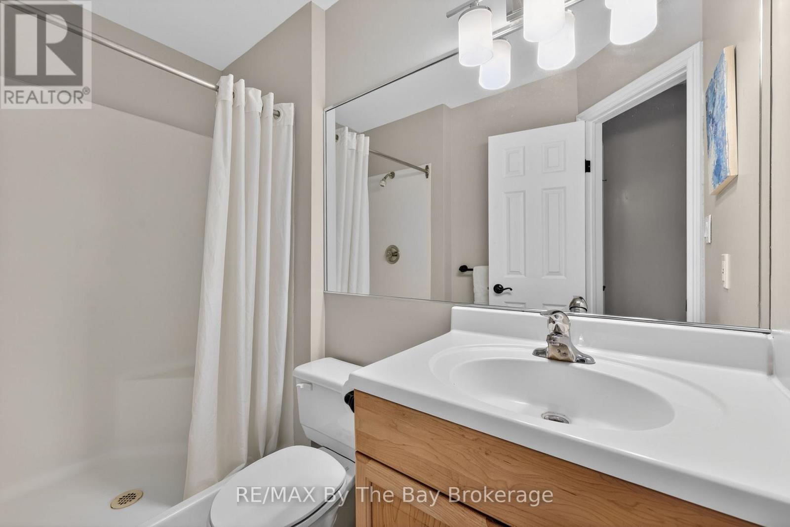 Second Floor 3pc Bathroom - 43 Trafalgar Road, Collingwood, ON
