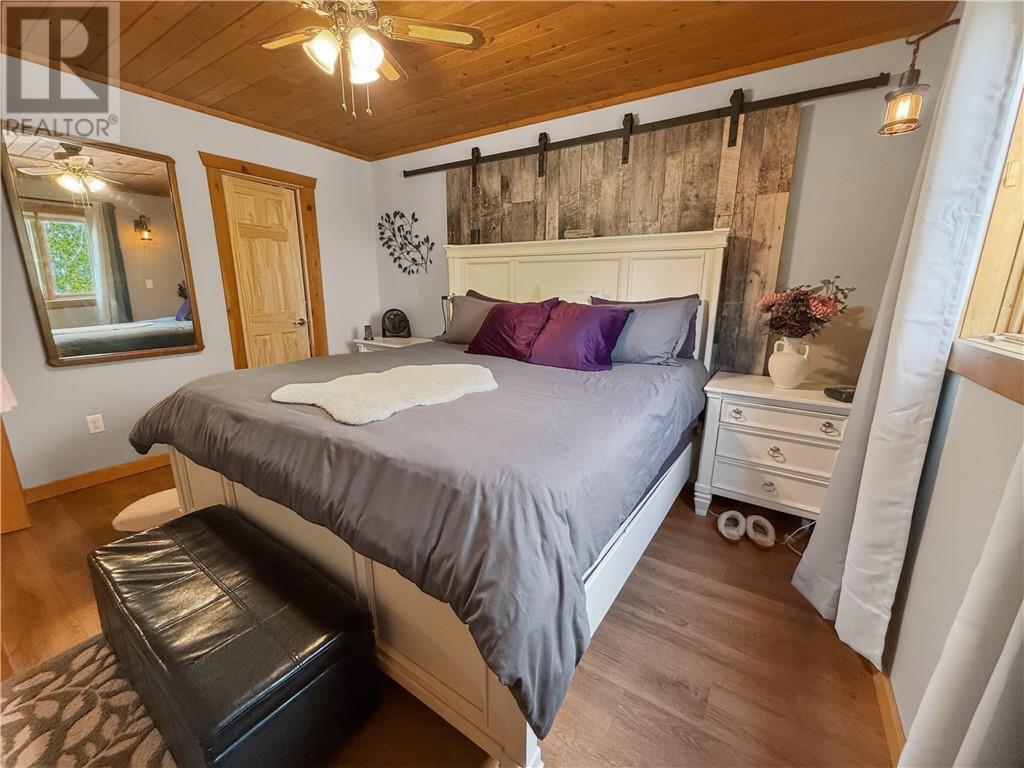 168 Fox Run Way, Mindemoya, Manitoulin Island, ON - Indoor Photo Showing Bedroom