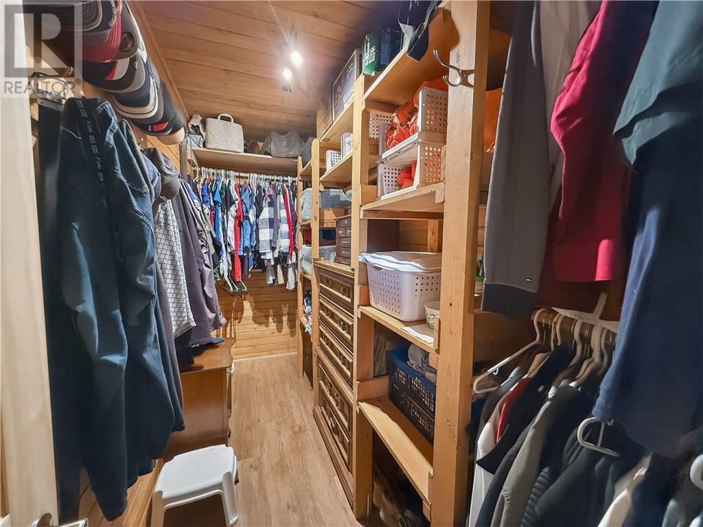 168 Fox Run Way, Mindemoya, Manitoulin Island, ON - Indoor With Storage