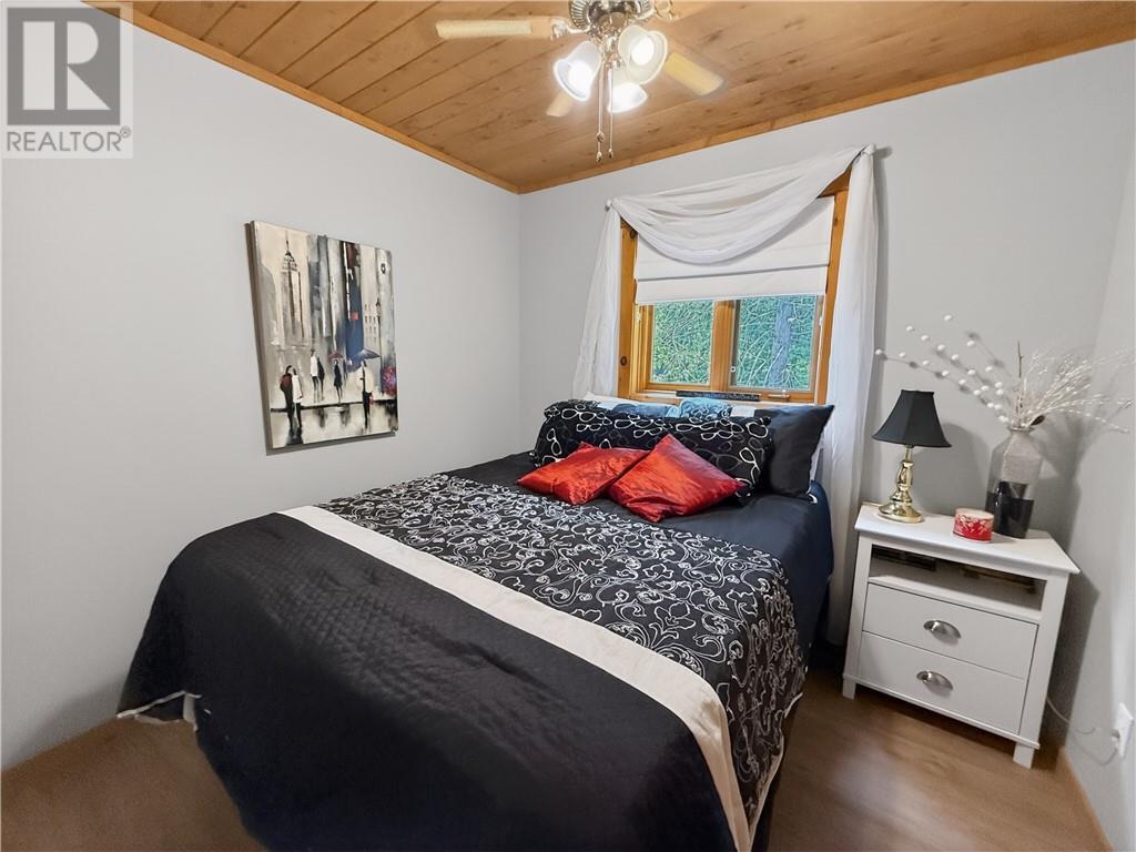 168 Fox Run Way, Mindemoya, Manitoulin Island, ON - Indoor Photo Showing Bedroom