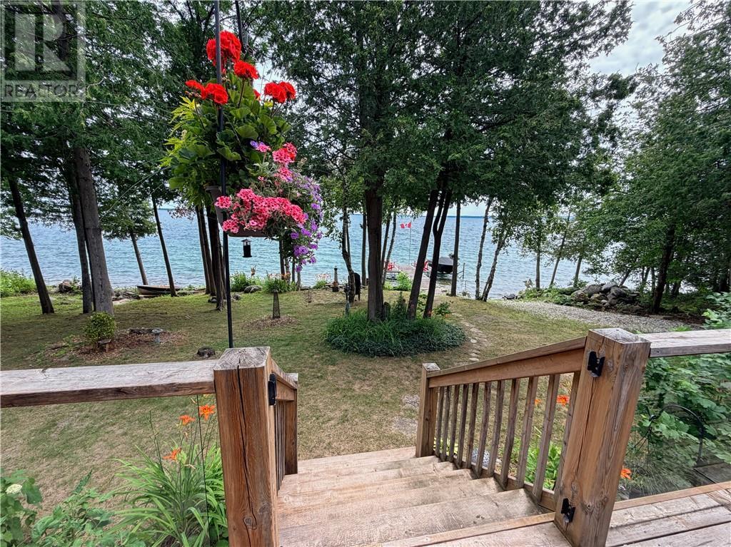 168 Fox Run Way, Mindemoya, Manitoulin Island, ON - Outdoor With Deck Patio Veranda