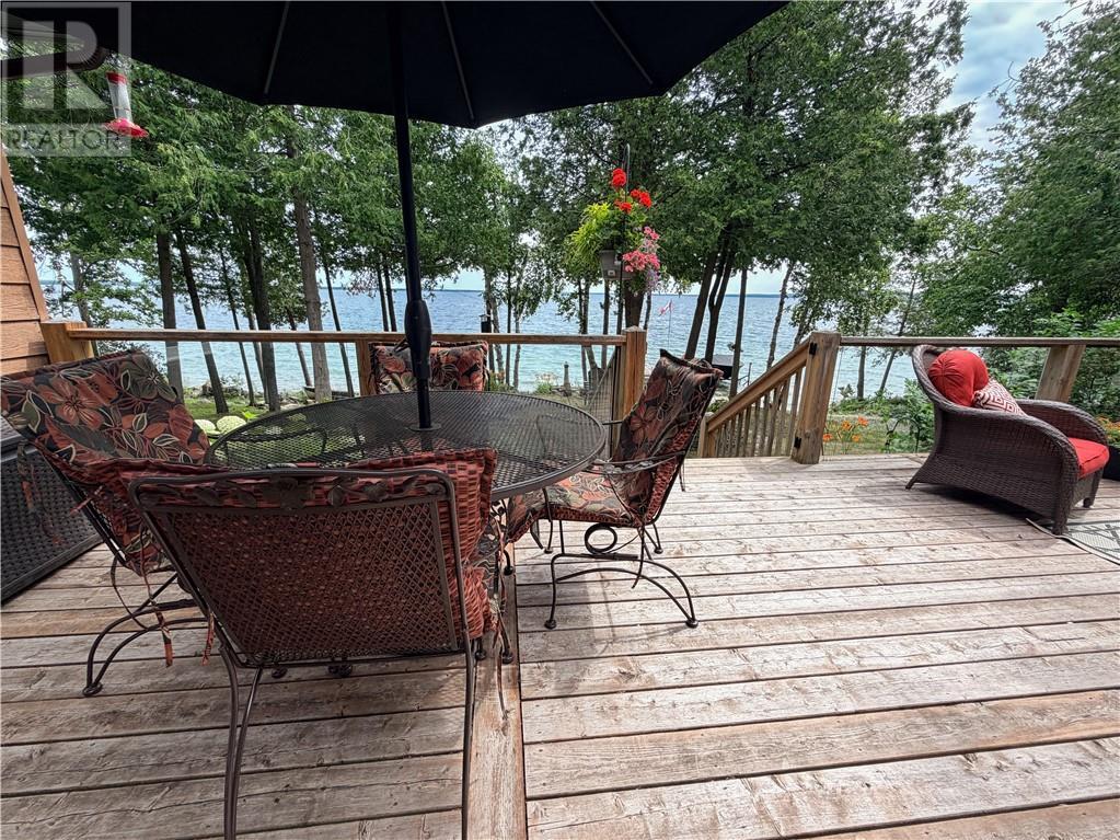 168 Fox Run Way, Mindemoya, Manitoulin Island, ON - Outdoor With Deck Patio Veranda
