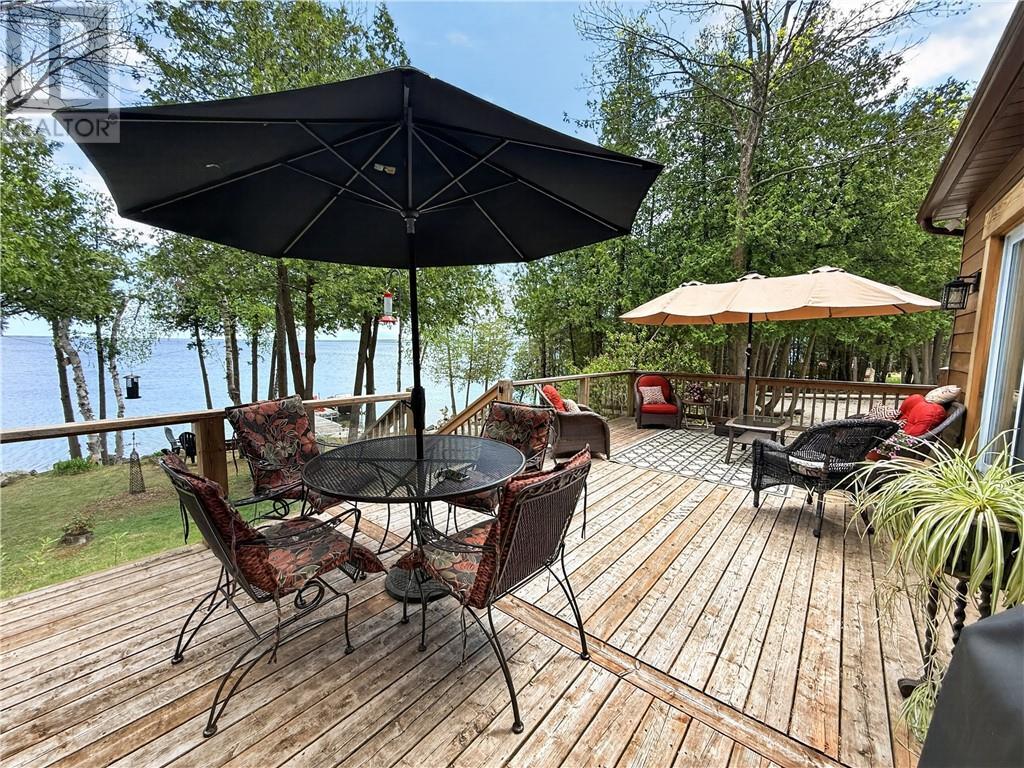 168 Fox Run Way, Mindemoya, Manitoulin Island, ON - Outdoor With Deck Patio Veranda With Exterior
