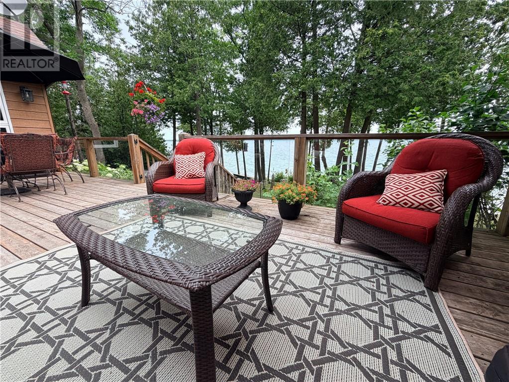 168 Fox Run Way, Mindemoya, Manitoulin Island, ON - Outdoor With Deck Patio Veranda