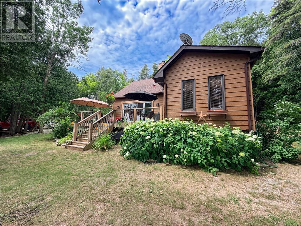 168 Fox Run Way, Mindemoya, Manitoulin Island, ON - Outdoor With Deck Patio Veranda