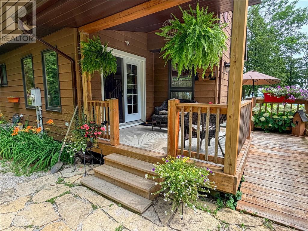 168 Fox Run Way, Mindemoya, Manitoulin Island, ON - Outdoor With Deck Patio Veranda With Exterior