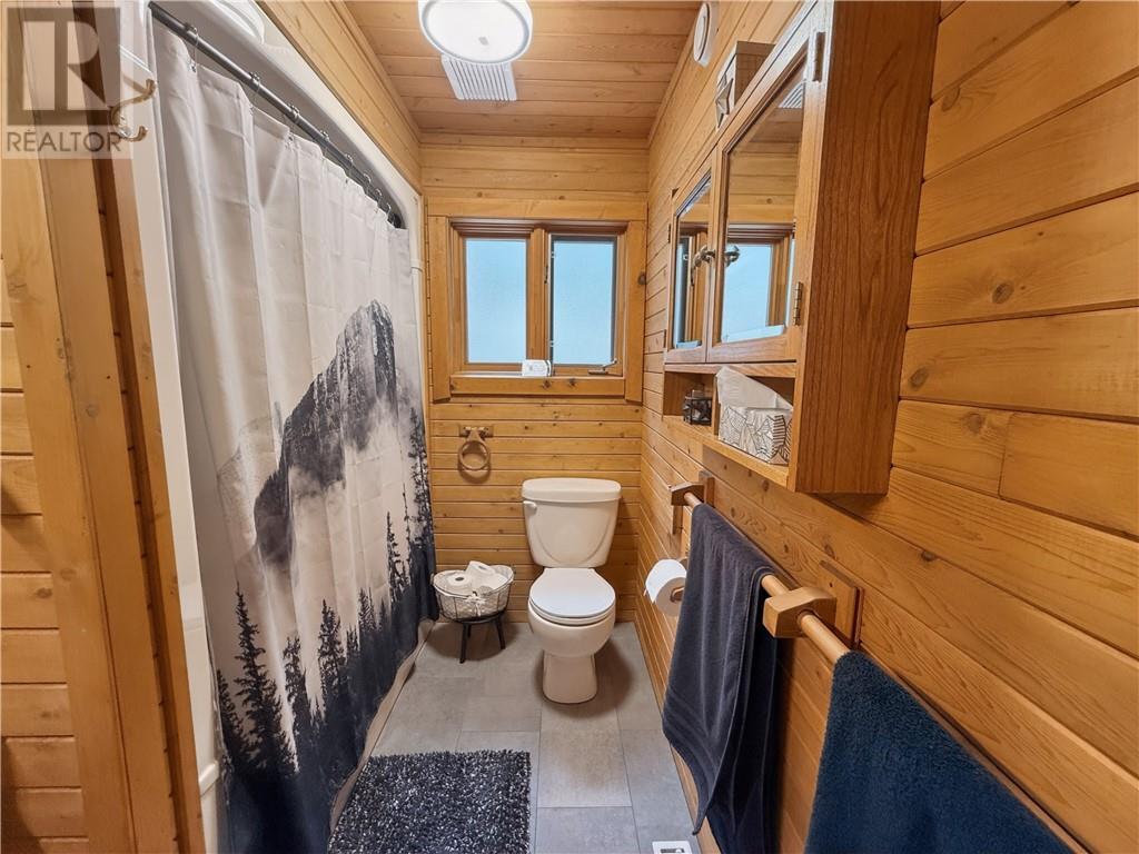 168 Fox Run Way, Mindemoya, Manitoulin Island, ON - Indoor Photo Showing Bathroom