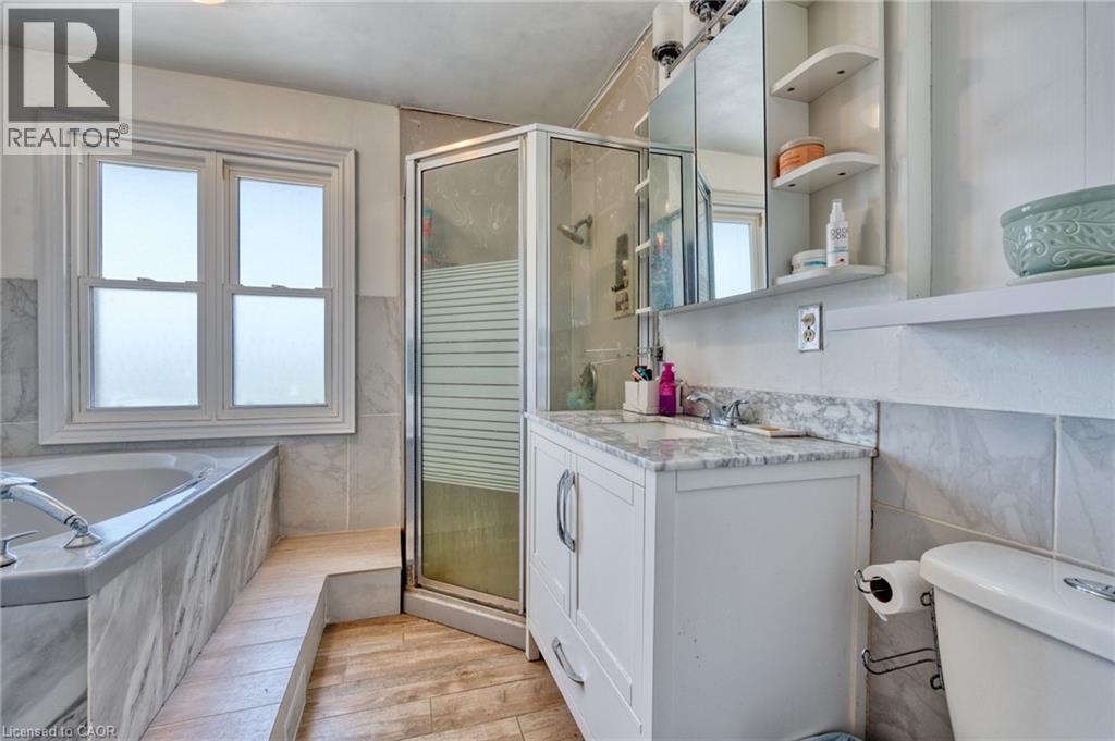 5 Mazza Avenue, Dundas, ON