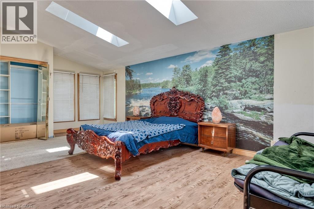 5 Mazza Avenue, Dundas, ON