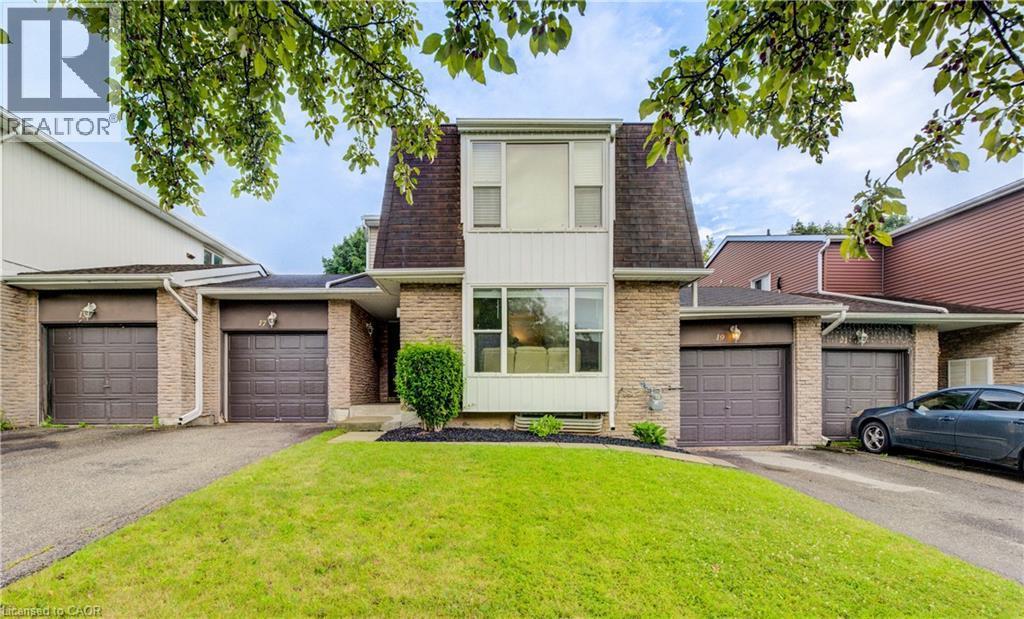 19 Hillbrook Crescent, Kitchener, ON - Outdoor With Facade