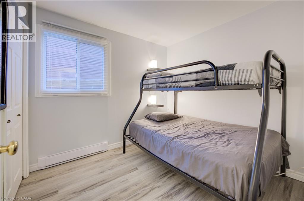 19 Hillbrook Crescent, Kitchener, ON - Indoor Photo Showing Bedroom