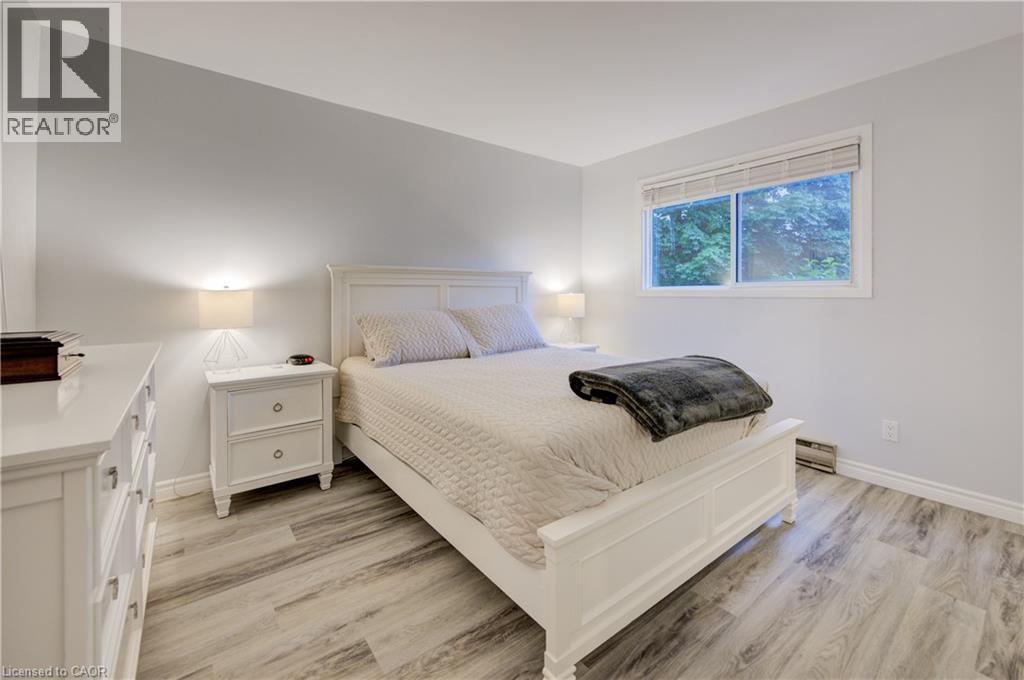 19 Hillbrook Crescent, Kitchener, ON - Indoor Photo Showing Bedroom