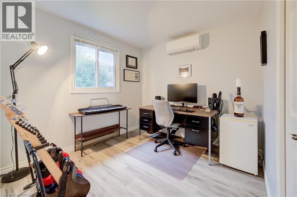 19 Hillbrook Crescent, Kitchener, ON - Indoor Photo Showing Other Room