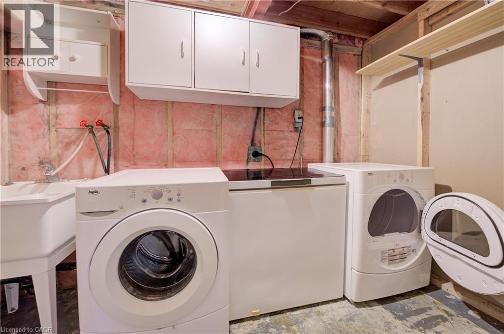 19 Hillbrook Crescent, Kitchener, ON - Indoor Photo Showing Laundry Room