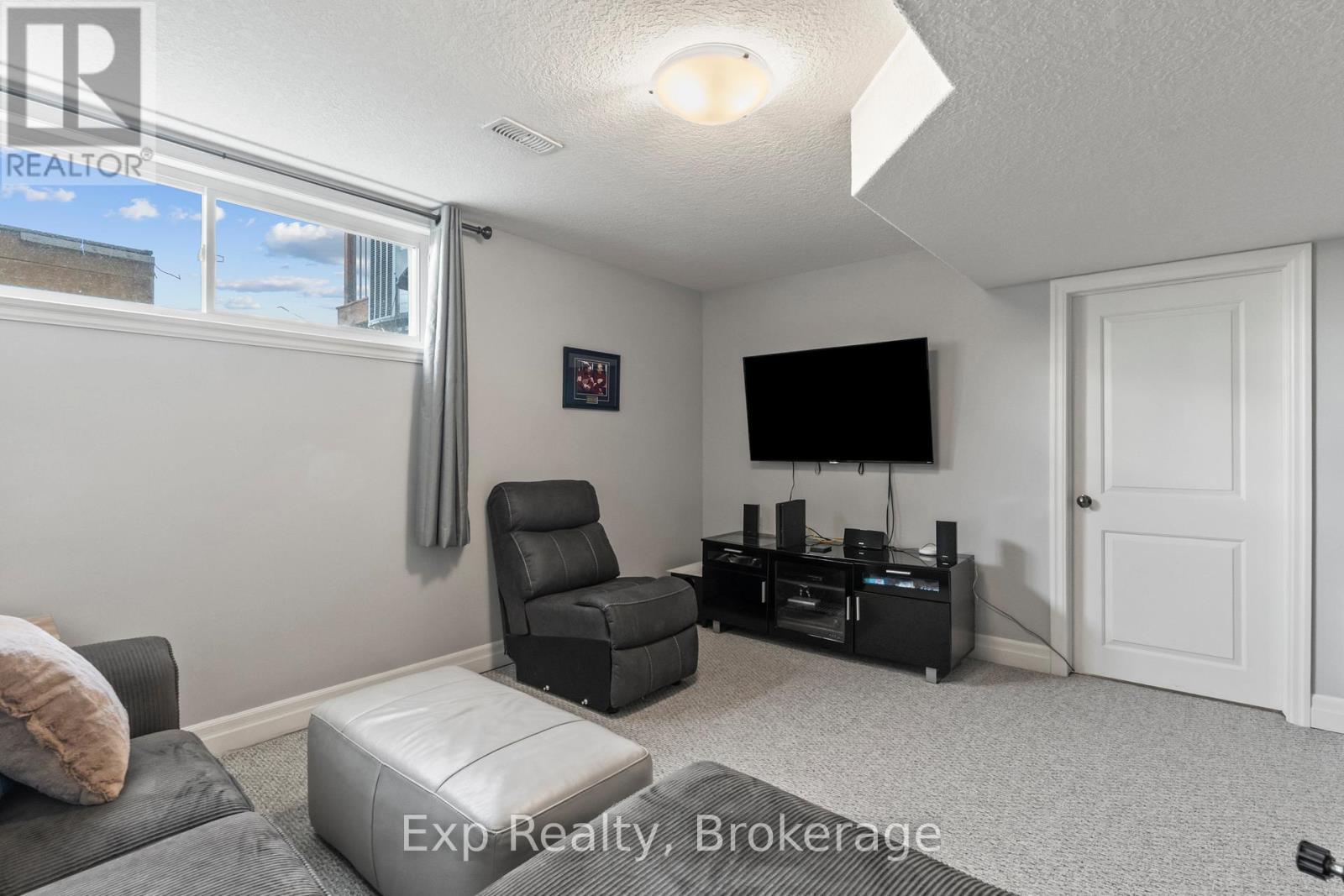 54 Cortland Crescent, Quinte West (Murray Ward), ON - Indoor
