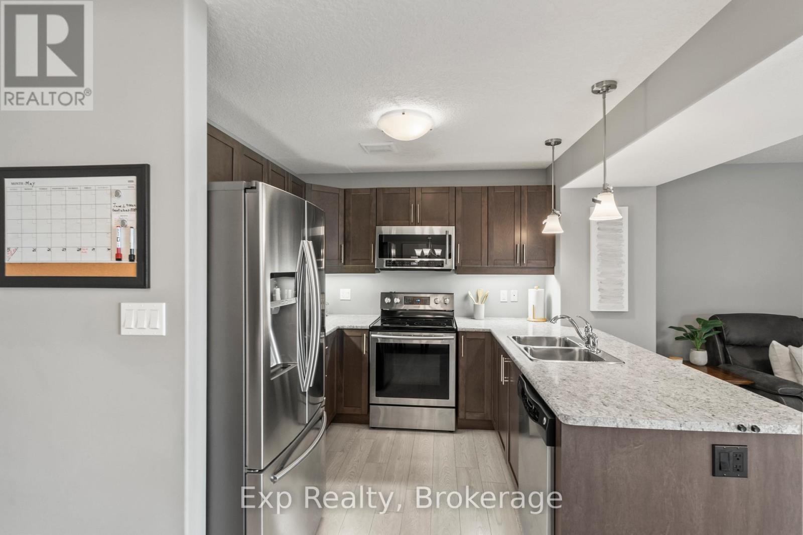 54 Cortland Crescent, Quinte West (Murray Ward), ON - Indoor Photo Showing Kitchen With Double Sink With Upgraded Kitchen