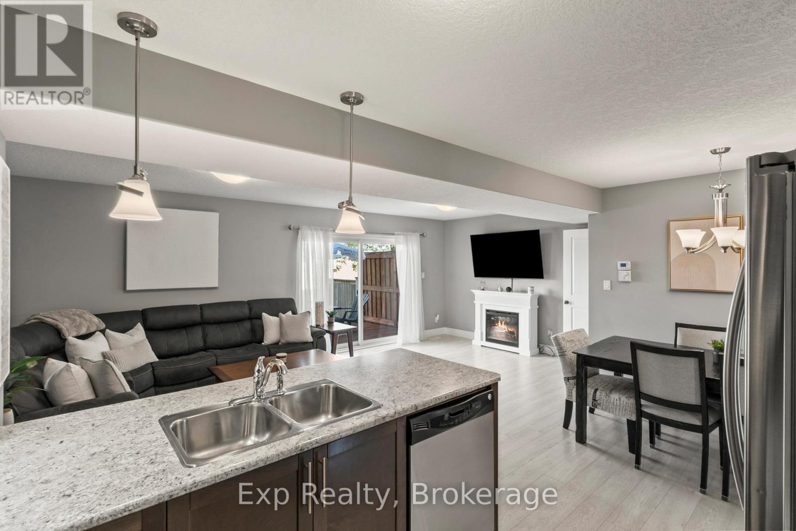 54 Cortland Crescent, Quinte West (Murray Ward), ON - Indoor With Fireplace
