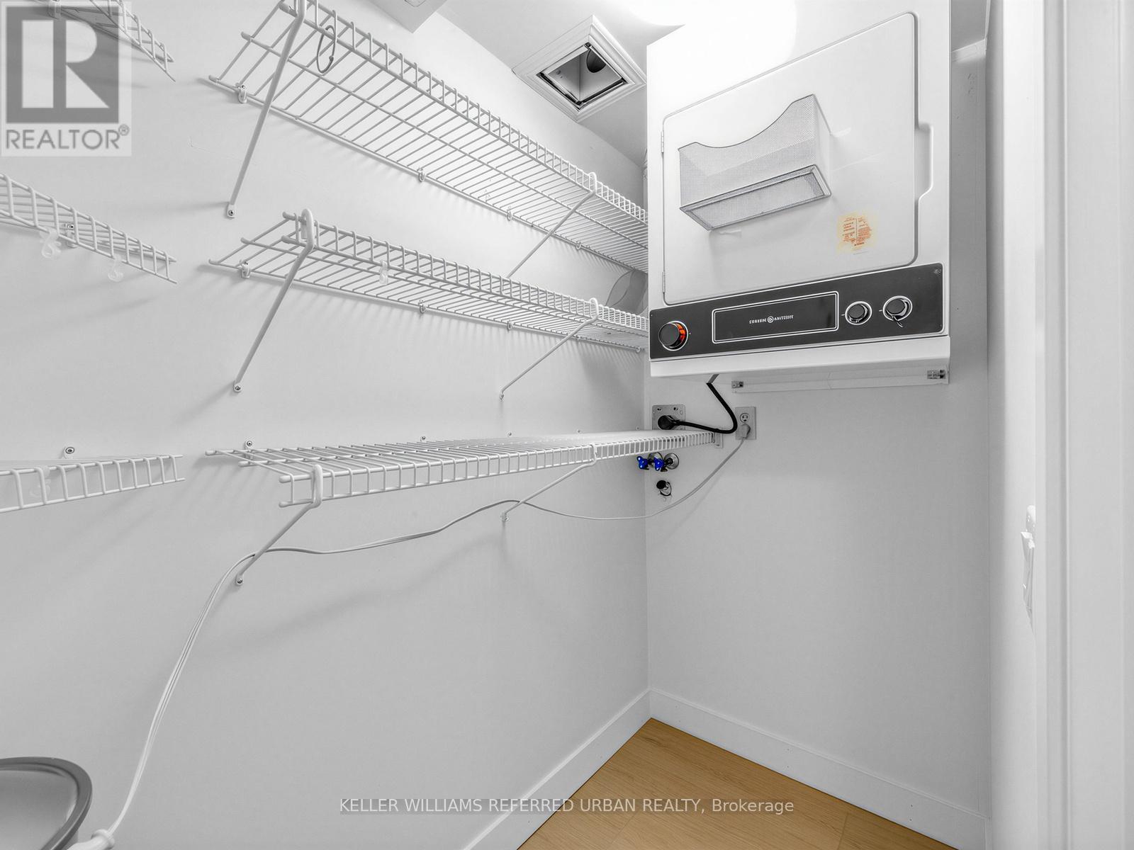 501 - 7 Bishop Avenue, Toronto, ON - Indoor