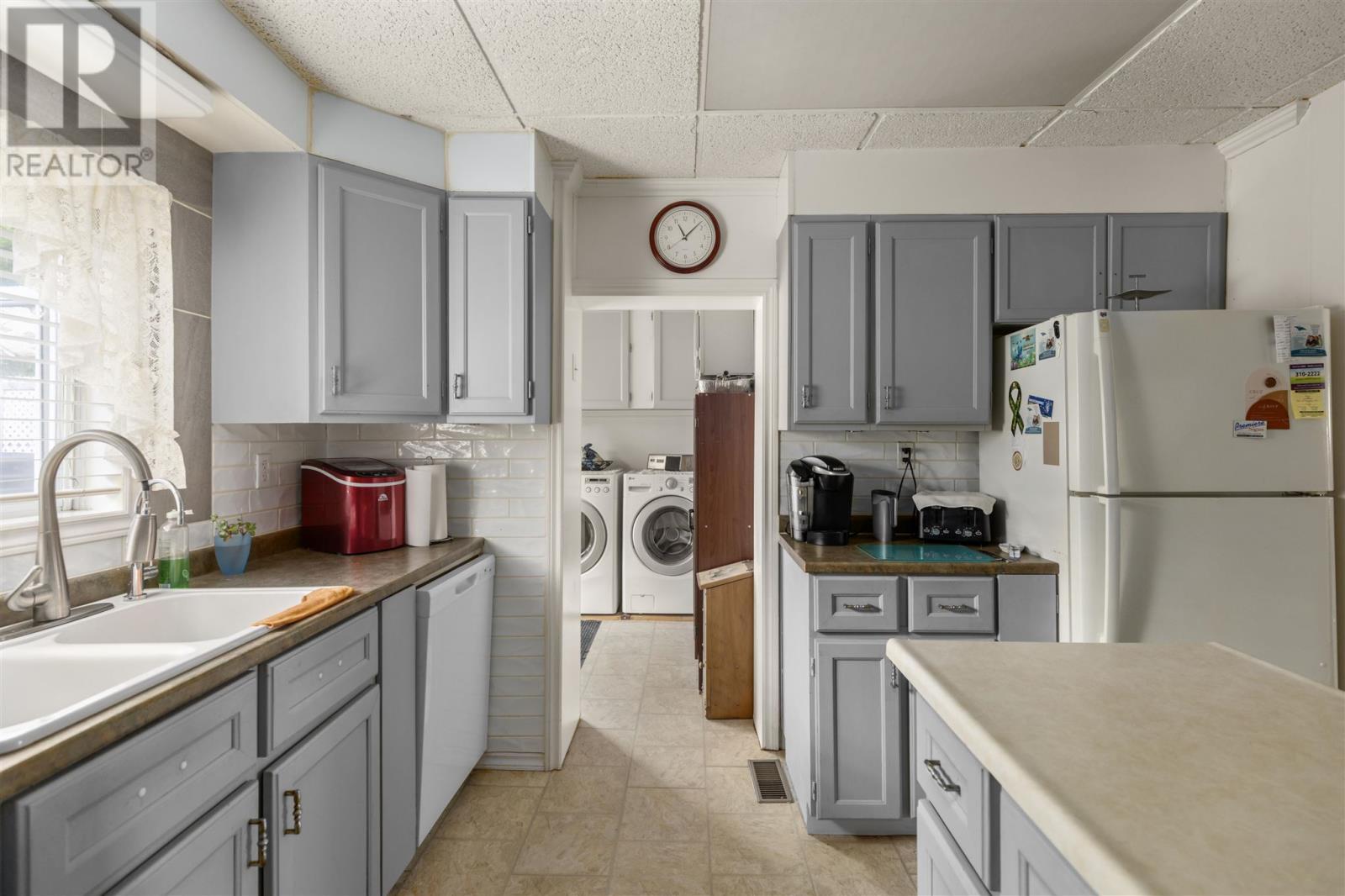 249 John St, Sault Ste. Marie, ON - Indoor Photo Showing Kitchen