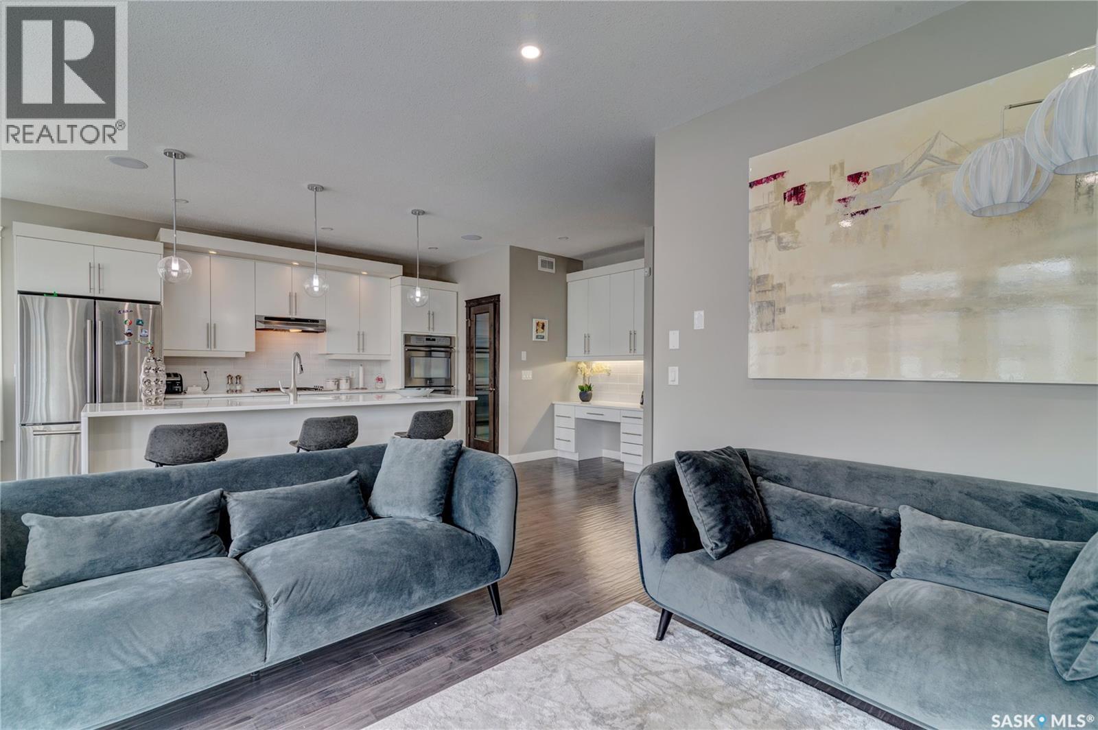 4606 Curtiss Avenue, Regina, SK - Indoor Photo Showing Living Room