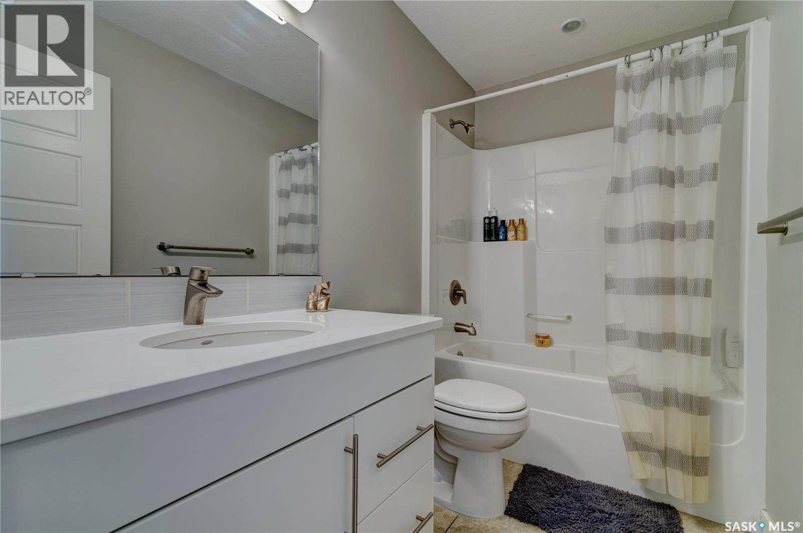 4606 Curtiss Avenue, Regina, SK - Indoor Photo Showing Bathroom
