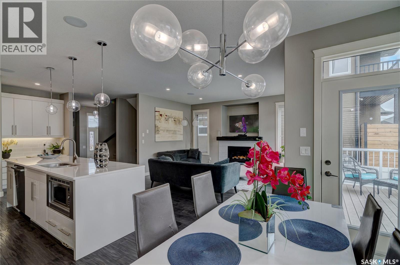 4606 Curtiss Avenue, Regina, SK - Indoor Photo Showing Dining Room