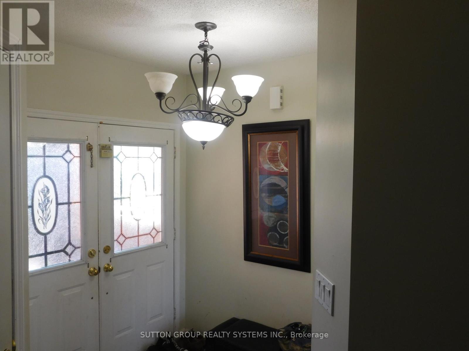85 Weather Vane Lane E, Brampton, ON - Indoor Photo Showing Other Room