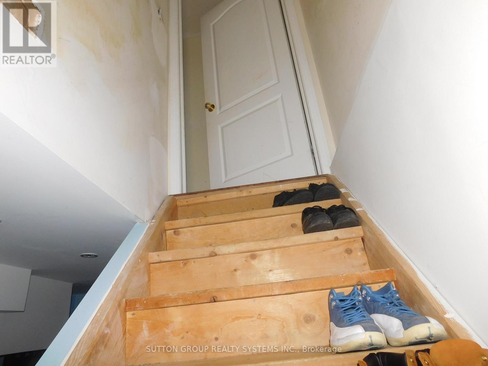 85 Weather Vane Lane E, Brampton, ON - Indoor Photo Showing Other Room