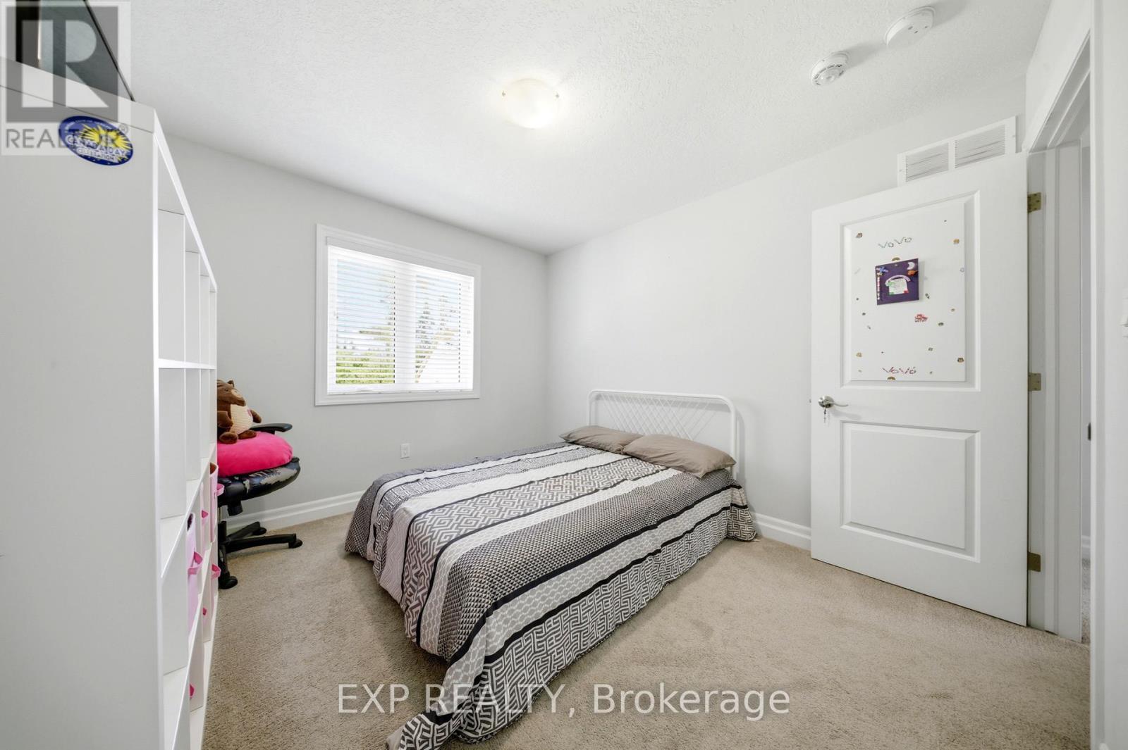 17 - 158 Fife Road, Guelph, ON - Indoor Photo Showing Bedroom