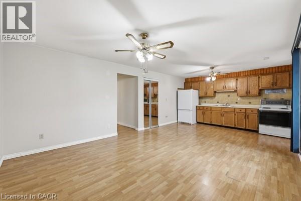 957 Stone Church Road E, Hamilton, ON - Indoor Photo Showing Kitchen